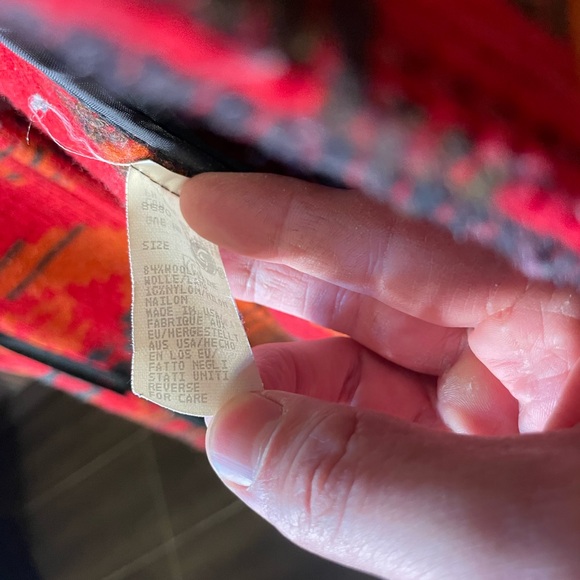 Vintage Woolrich Women’s Wool Long Coat Blanket Southwest Aztec Size M - Picture 9 of 10